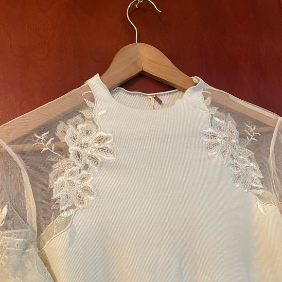 Free People Daniella Lace Shoulder Top Ivory Sz XXS Long Sleeve - Picture 6 of 11
